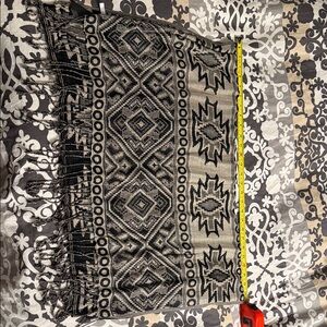 H&M Black and Gray Patterned Scarf
